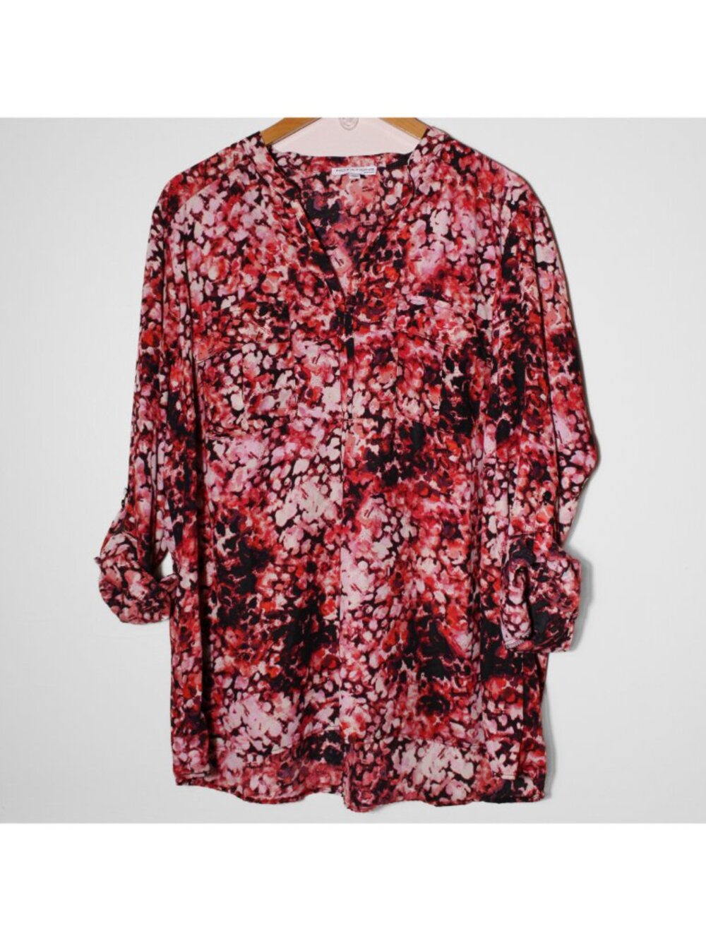 Notations Roll Tab Popover Top Blouse Dark Abstract Print Flowy Red Black 2X